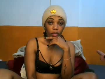 curvylyin live cam video preview
