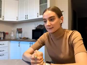 Kira live cam video preview